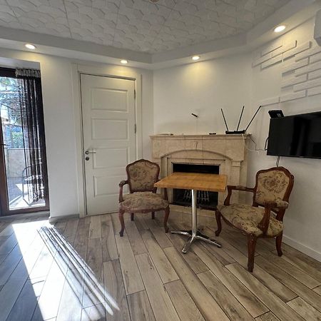 Casa Neptun In Old Batumi Apartment Bagian luar foto